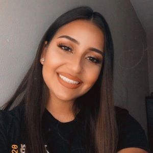 Meet your Posher, Alejandra